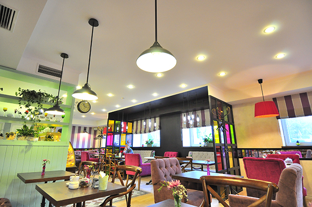 "Melange": смесь французского с вокзальным. Restaurants Yekaterinburg